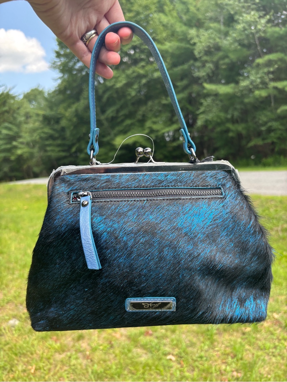 Sharif Faux Fur KISS-Lock Crossbody Bag - Picture 17 of 17